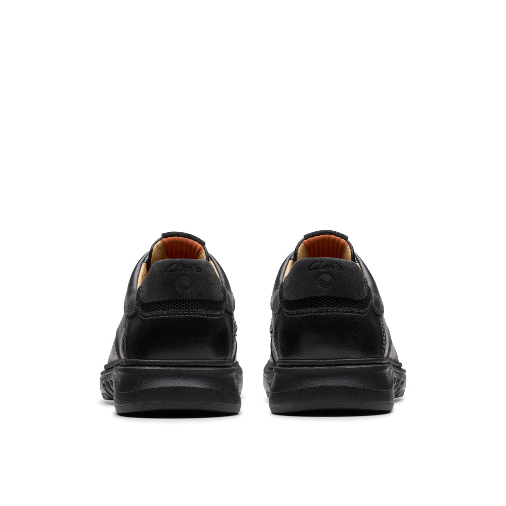 Un Briley Pace - Wide Feet
